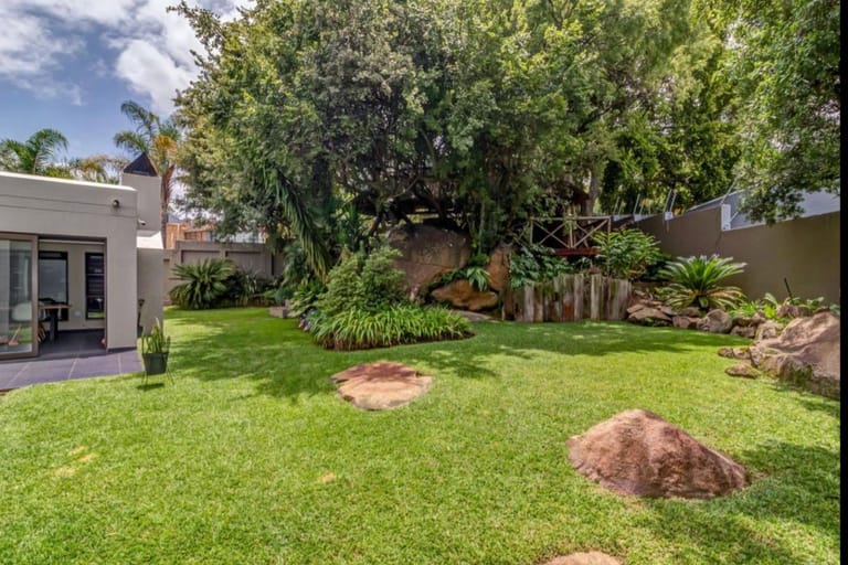 Garden with lawn and rocks